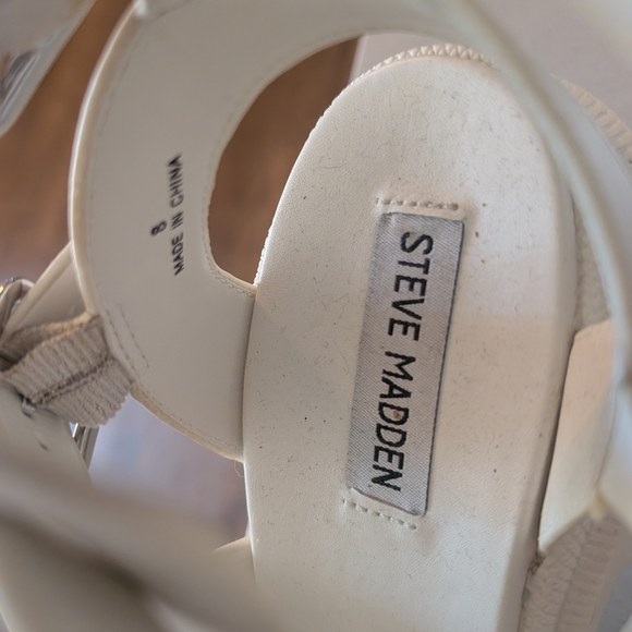 Steve Madden White Chunky Heel Sandals - Picture 2 of 4